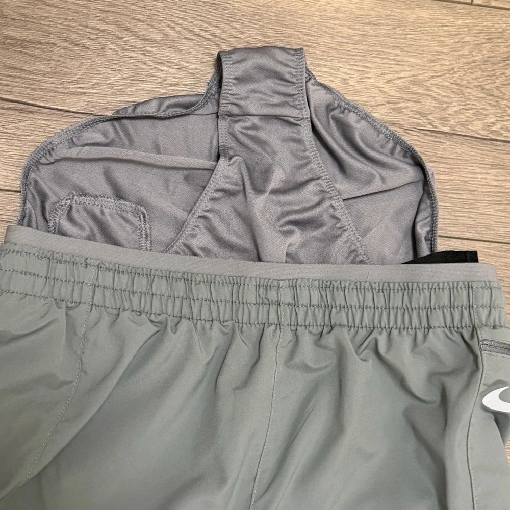 Nike Women's Nike Tempo Luxe Shorts 5